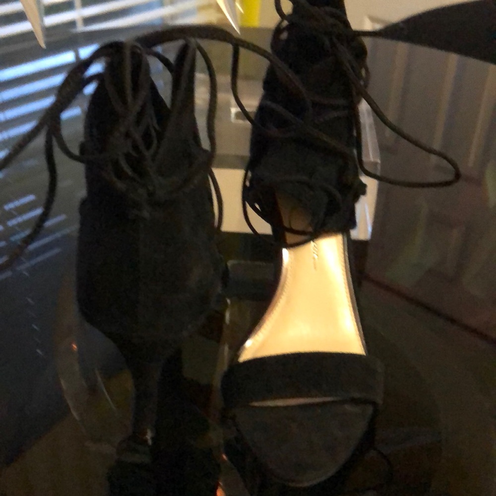 Shoes - Picture 2 of 3